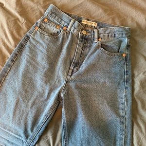 Pull & Bear Mom Jeans- Light Wash